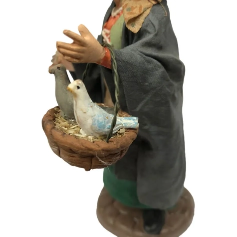 Donna con uccellini in terracotta con vestiti di stoffa 12 cm 2