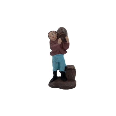 Uomo che trasporta botti in terracotta 2 cm