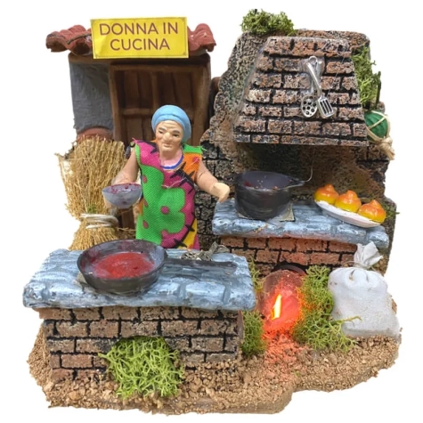 Donna in cucina in movimento 7 cm