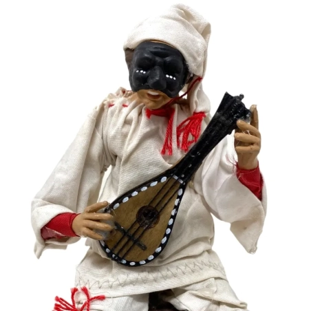 Pulcinella stile 700 con mandolino seduto su botte 15 cm