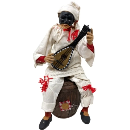 Pulcinella stile 700 con mandolino seduto su botte 15 cm