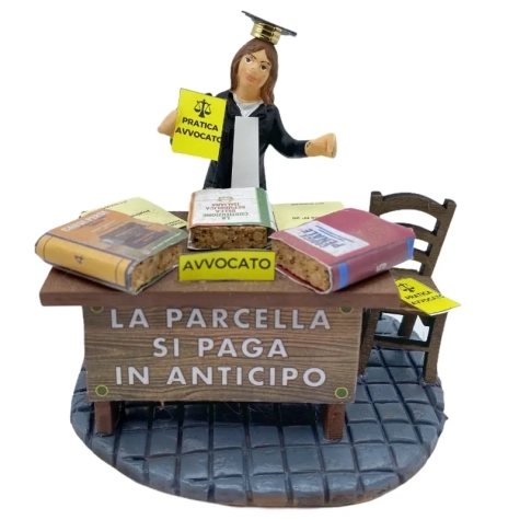 Statuina dell' Avvocato Donna 10 cm