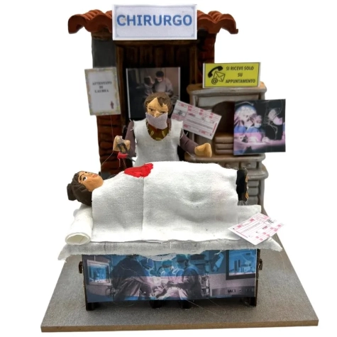 Chirurgo in movimento 10 cm