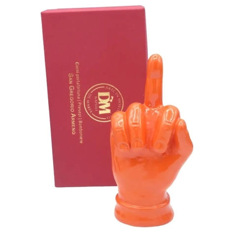 Mano dito medio arancione in ceramica 12 cm 2