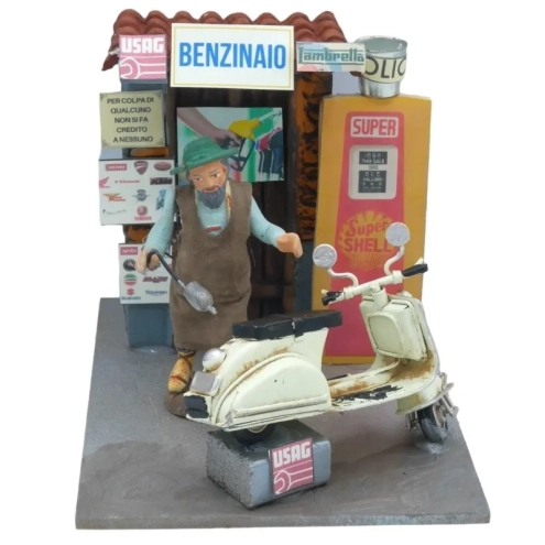 Benzinaio in movimento 10 cm