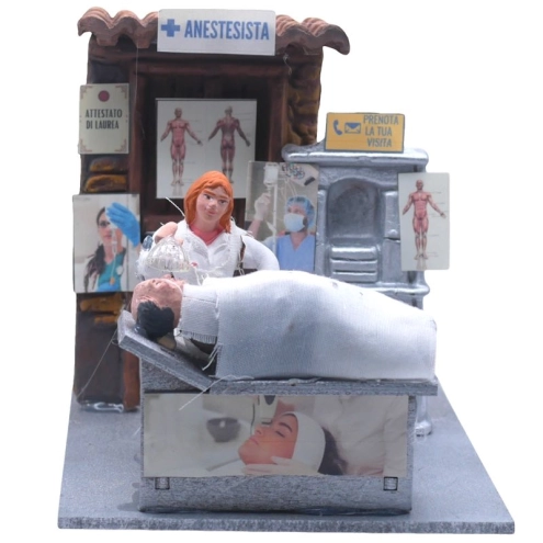 Anestesista donna in movimento 10 cm