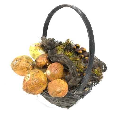 Cestino con funghi e castagne in cera per oggettistica presepe