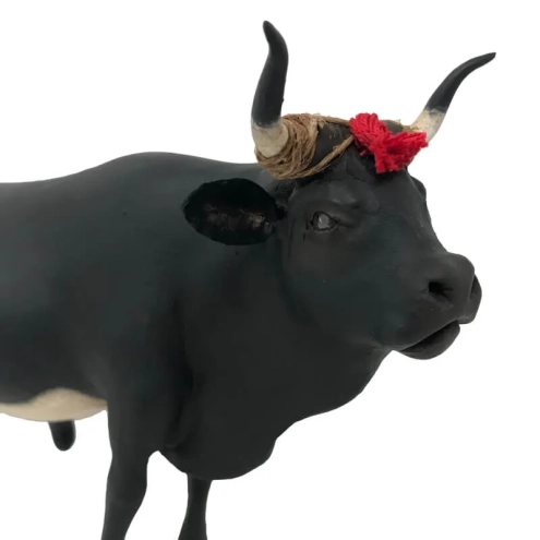 Toro in terracotta con occhi in vetro statuina presepe