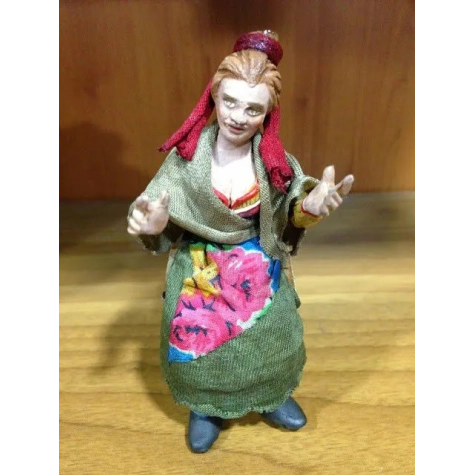 donna seduta in terracotta presepe san gregorio armeno
