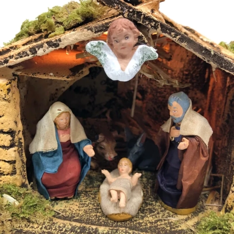 Capanna presepe con luce e natività vestita in stoffa 7 cm 2