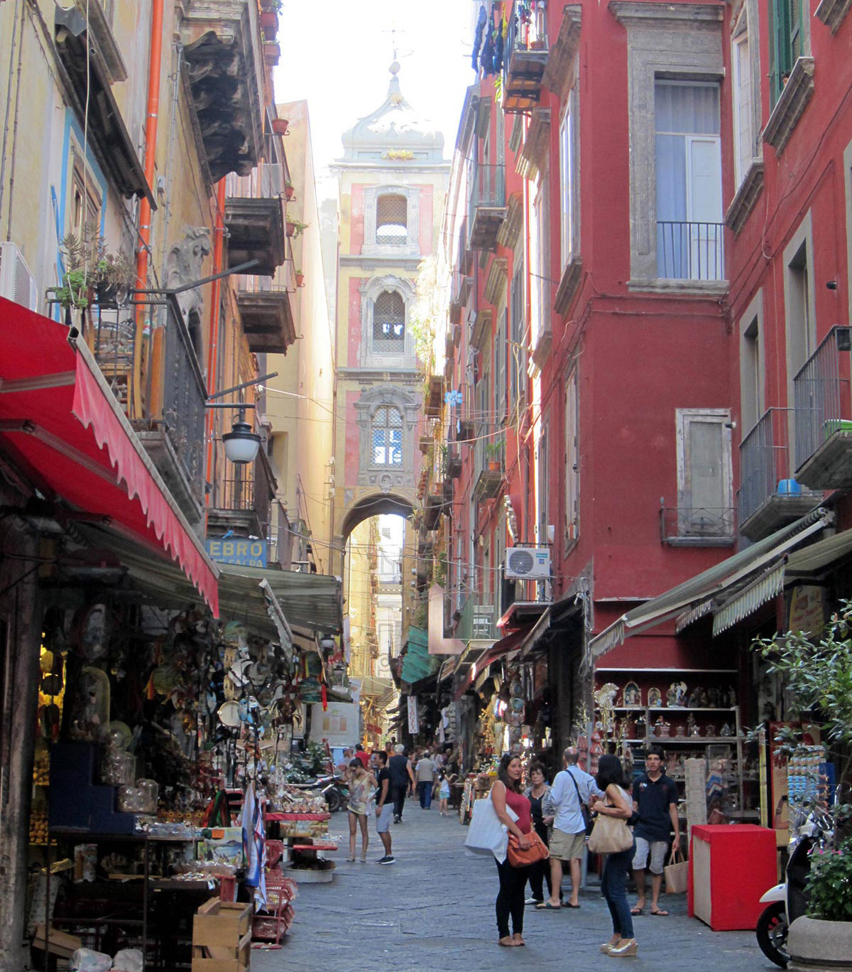 Via San Gregorio Armeno a Napoli