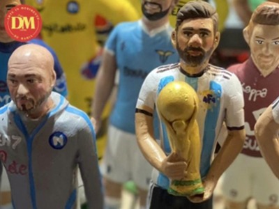 A Napoli arriva la statuina di Messi con la Coppa del Mondo